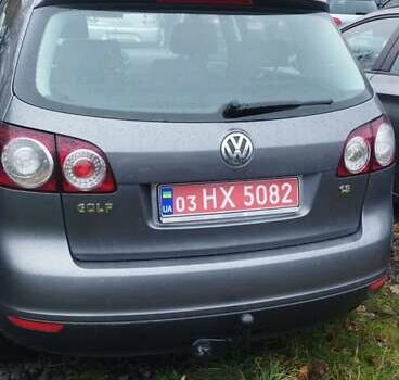 Серый Фольксваген Гольф Плюс, объемом двигателя 1.6 л и пробегом 204 тыс. км за 5800 $, фото 2 на Automoto.ua