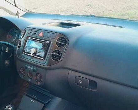 Серый Фольксваген Гольф Плюс, объемом двигателя 1.6 л и пробегом 226 тыс. км за 5300 $, фото 6 на Automoto.ua