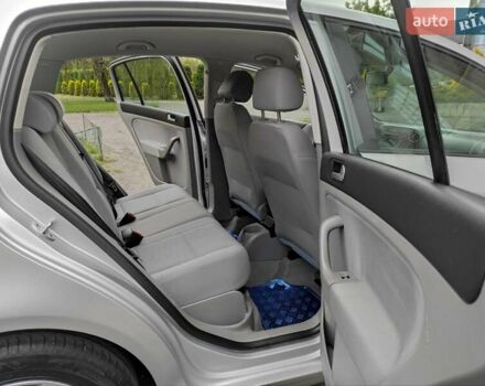 Серый Фольксваген Гольф Плюс, объемом двигателя 1.6 л и пробегом 255 тыс. км за 6300 $, фото 21 на Automoto.ua