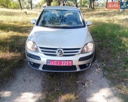 Серый Фольксваген Гольф Плюс, объемом двигателя 1.4 л и пробегом 220 тыс. км за 5500 $, фото 7 на Automoto.ua