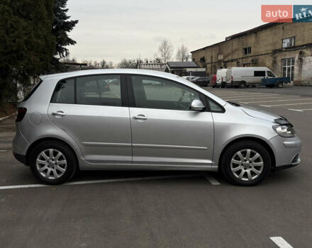 Серый Фольксваген Гольф Плюс, объемом двигателя 1.6 л и пробегом 170 тыс. км за 5999 $, фото 5 на Automoto.ua