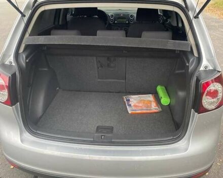 Серый Фольксваген Гольф Плюс, объемом двигателя 1.6 л и пробегом 231 тыс. км за 5500 $, фото 3 на Automoto.ua