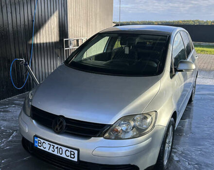 Серый Фольксваген Гольф Плюс, объемом двигателя 1.39 л и пробегом 238 тыс. км за 6000 $, фото 22 на Automoto.ua