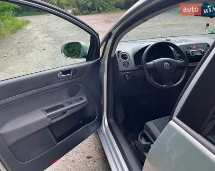 Сірий Фольксваген Golf Plus, об'ємом двигуна 1.6 л та пробігом 199 тис. км за 6500 $, фото 4 на Automoto.ua