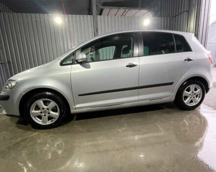 Серый Фольксваген Гольф Плюс, объемом двигателя 1.39 л и пробегом 270 тыс. км за 5100 $, фото 4 на Automoto.ua