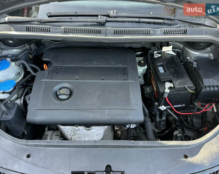 Серый Фольксваген Гольф Плюс, объемом двигателя 1.4 л и пробегом 208 тыс. км за 5500 $, фото 45 на Automoto.ua