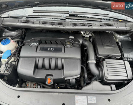 Серый Фольксваген Гольф Плюс, объемом двигателя 1.6 л и пробегом 229 тыс. км за 6300 $, фото 13 на Automoto.ua