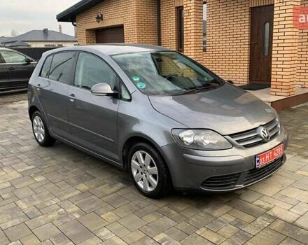 Серый Фольксваген Гольф Плюс, объемом двигателя 1.6 л и пробегом 172 тыс. км за 5977 $, фото 2 на Automoto.ua