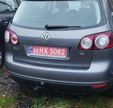 Серый Фольксваген Гольф Плюс, объемом двигателя 1.6 л и пробегом 204 тыс. км за 5800 $, фото 1 на Automoto.ua