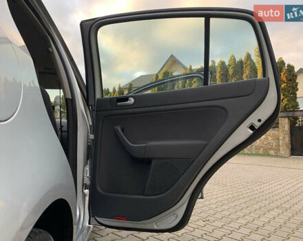 Серый Фольксваген Гольф Плюс, объемом двигателя 1.6 л и пробегом 200 тыс. км за 6850 $, фото 36 на Automoto.ua