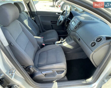 Серый Фольксваген Гольф Плюс, объемом двигателя 1.6 л и пробегом 218 тыс. км за 6300 $, фото 24 на Automoto.ua