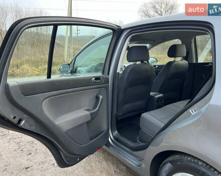 Серый Фольксваген Гольф Плюс, объемом двигателя 1.6 л и пробегом 167 тыс. км за 5600 $, фото 23 на Automoto.ua