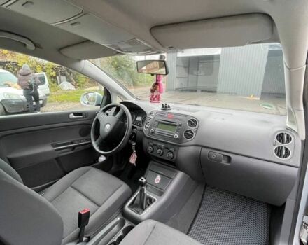 Серый Фольксваген Гольф Плюс, объемом двигателя 1.4 л и пробегом 270 тыс. км за 5100 $, фото 7 на Automoto.ua