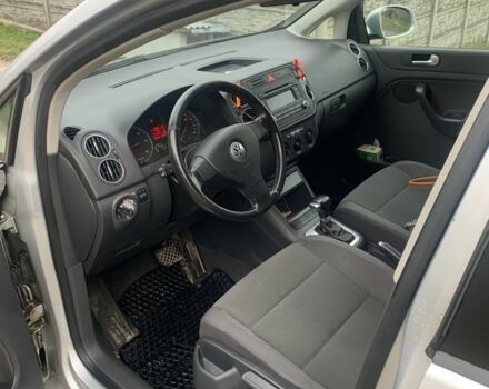 Серый Фольксваген Гольф Плюс, объемом двигателя 1.9 л и пробегом 233 тыс. км за 6250 $, фото 3 на Automoto.ua