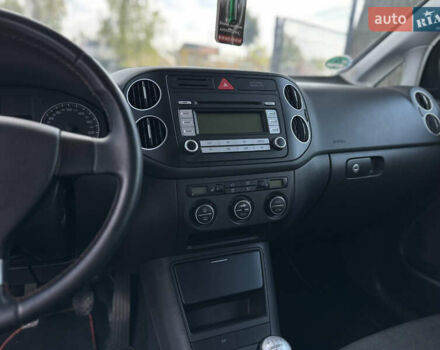 Серый Фольксваген Гольф Плюс, объемом двигателя 1.6 л и пробегом 221 тыс. км за 6400 $, фото 25 на Automoto.ua