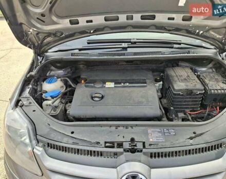 Серый Фольксваген Гольф Плюс, объемом двигателя 1.4 л и пробегом 227 тыс. км за 5500 $, фото 20 на Automoto.ua