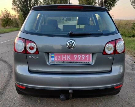 Серый Фольксваген Гольф Плюс, объемом двигателя 1.6 л и пробегом 175 тыс. км за 5999 $, фото 5 на Automoto.ua