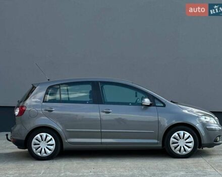 Серый Фольксваген Гольф Плюс, объемом двигателя 1.39 л и пробегом 212 тыс. км за 5500 $, фото 3 на Automoto.ua