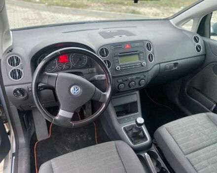 Серый Фольксваген Гольф Плюс, объемом двигателя 1.9 л и пробегом 216 тыс. км за 2950 $, фото 10 на Automoto.ua