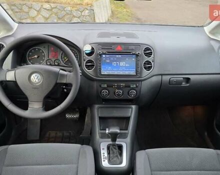 Серый Фольксваген Гольф Плюс, объемом двигателя 1.6 л и пробегом 230 тыс. км за 7999 $, фото 1 на Automoto.ua