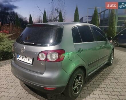 Серый Фольксваген Гольф Плюс, объемом двигателя 1.6 л и пробегом 240 тыс. км за 5999 $, фото 2 на Automoto.ua