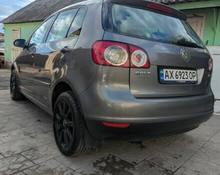 Серый Фольксваген Гольф Плюс, объемом двигателя 1.6 л и пробегом 290 тыс. км за 6500 $, фото 4 на Automoto.ua