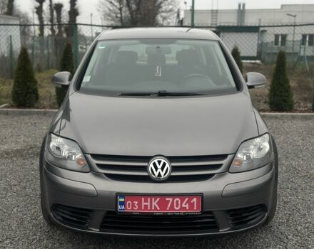 Сірий Фольксваген Golf Plus, об'ємом двигуна 1.6 л та пробігом 202 тис. км за 6500 $, фото 1 на Automoto.ua