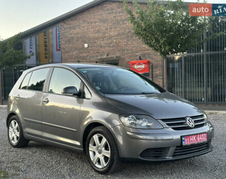 Серый Фольксваген Гольф Плюс, объемом двигателя 1.6 л и пробегом 202 тыс. км за 6500 $, фото 3 на Automoto.ua