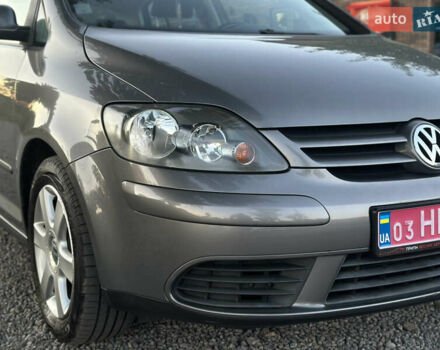Серый Фольксваген Гольф Плюс, объемом двигателя 1.6 л и пробегом 202 тыс. км за 6500 $, фото 4 на Automoto.ua