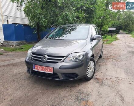 Серый Фольксваген Гольф Плюс, объемом двигателя 1.6 л и пробегом 212 тыс. км за 6100 $, фото 2 на Automoto.ua