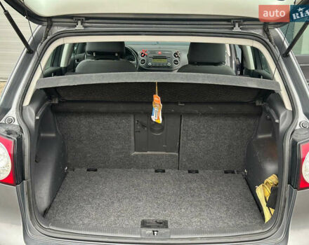 Серый Фольксваген Гольф Плюс, объемом двигателя 1.6 л и пробегом 215 тыс. км за 5499 $, фото 16 на Automoto.ua