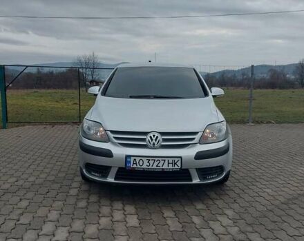 Серый Фольксваген Гольф Плюс, объемом двигателя 1.6 л и пробегом 200 тыс. км за 5600 $, фото 4 на Automoto.ua