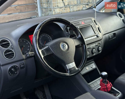 Сірий Фольксваген Golf Plus, об'ємом двигуна 1.6 л та пробігом 260 тис. км за 6799 $, фото 33 на Automoto.ua