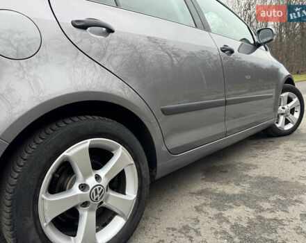 Серый Фольксваген Гольф Плюс, объемом двигателя 1.4 л и пробегом 226 тыс. км за 5300 $, фото 24 на Automoto.ua
