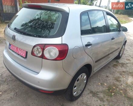 Фольксваген Гольф Плюс 2006 в Сарнах на Automoto.ua Серый Фольксваген Гольф Плюс, объемом двигателя 1.4 л и пробегом 213 тыс. км за 4999 $, фото 8 на Automoto.ua