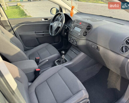 Серый Фольксваген Гольф Плюс, объемом двигателя 1.4 л и пробегом 174 тыс. км за 5650 $, фото 11 на Automoto.ua