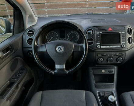 Сірий Фольксваген Golf Plus, об'ємом двигуна 1.6 л та пробігом 260 тис. км за 6799 $, фото 57 на Automoto.ua
