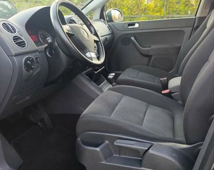 Серый Фольксваген Гольф Плюс, объемом двигателя 1.6 л и пробегом 217 тыс. км за 7400 $, фото 25 на Automoto.ua