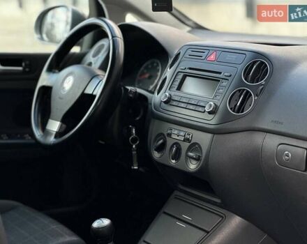 Серый Фольксваген Гольф Плюс, объемом двигателя 1.39 л и пробегом 212 тыс. км за 5500 $, фото 15 на Automoto.ua