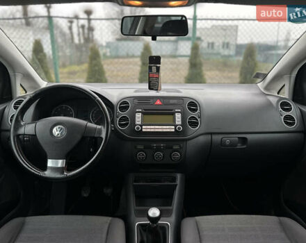 Сірий Фольксваген Golf Plus, об'ємом двигуна 1.6 л та пробігом 202 тис. км за 6500 $, фото 41 на Automoto.ua