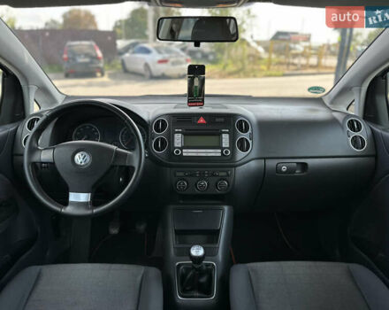 Серый Фольксваген Гольф Плюс, объемом двигателя 1.6 л и пробегом 221 тыс. км за 6400 $, фото 45 на Automoto.ua