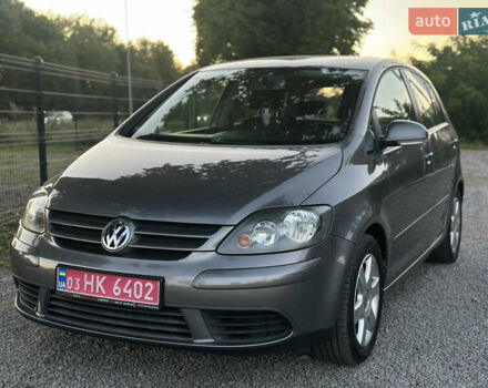 Серый Фольксваген Гольф Плюс, объемом двигателя 1.6 л и пробегом 202 тыс. км за 6500 $, фото 6 на Automoto.ua