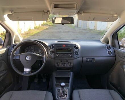Серый Фольксваген Гольф Плюс, объемом двигателя 2 л и пробегом 292 тыс. км за 7350 $, фото 9 на Automoto.ua