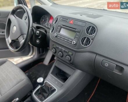 Серый Фольксваген Гольф Плюс, объемом двигателя 1.9 л и пробегом 216 тыс. км за 2950 $, фото 9 на Automoto.ua