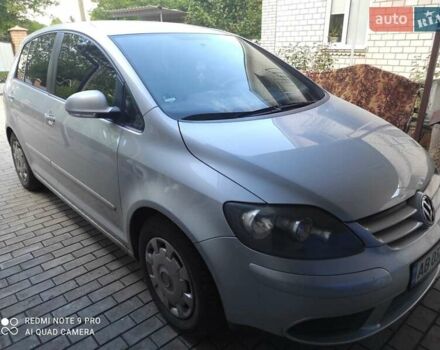 Серый Фольксваген Гольф Плюс, объемом двигателя 1.6 л и пробегом 272 тыс. км за 6500 $, фото 3 на Automoto.ua