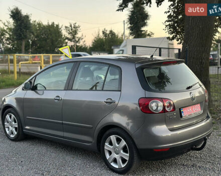 Серый Фольксваген Гольф Плюс, объемом двигателя 1.6 л и пробегом 202 тыс. км за 6500 $, фото 20 на Automoto.ua