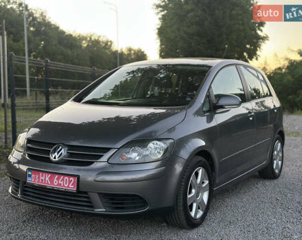 Серый Фольксваген Гольф Плюс, объемом двигателя 1.6 л и пробегом 202 тыс. км за 6500 $, фото 7 на Automoto.ua