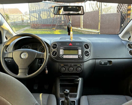 Серый Фольксваген Гольф Плюс, объемом двигателя 1.4 л и пробегом 191 тыс. км за 5900 $, фото 7 на Automoto.ua