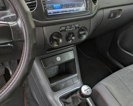 Серый Фольксваген Гольф Плюс, объемом двигателя 1.6 л и пробегом 290 тыс. км за 6500 $, фото 12 на Automoto.ua