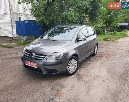 Серый Фольксваген Гольф Плюс, объемом двигателя 1.6 л и пробегом 212 тыс. км за 6100 $, фото 3 на Automoto.ua
